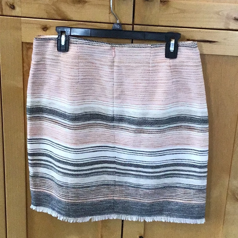 Women’s LOFT Skirt NWTs Size 10 - Picture 2 of 6